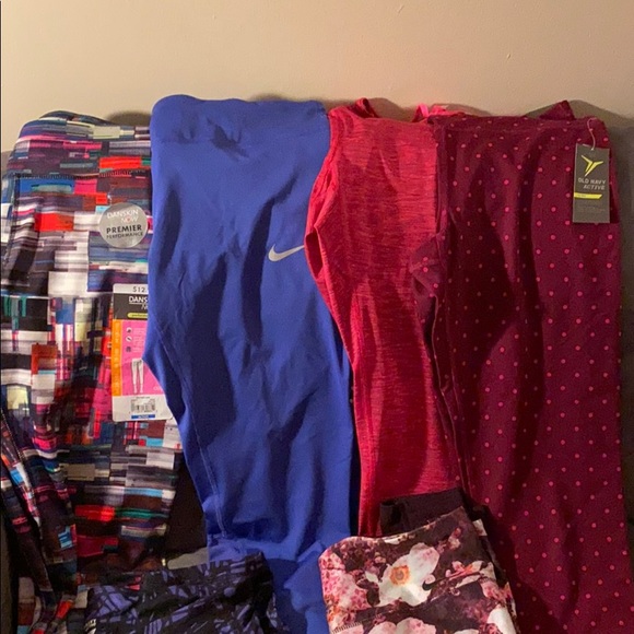 Women’s workout pants bundle - Picture 2 of 3